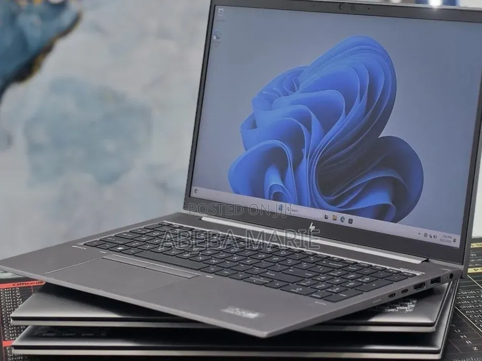 New Laptop HP ZBook 15 16GB Intel Core i5 SSD 512GB