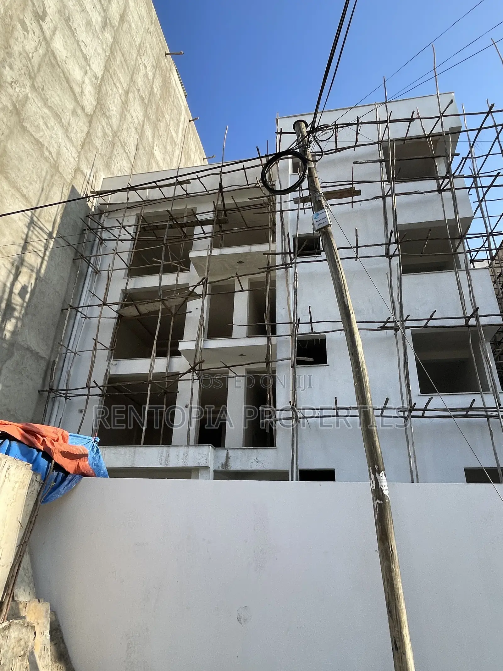 7bdrm House in Yeka for sale