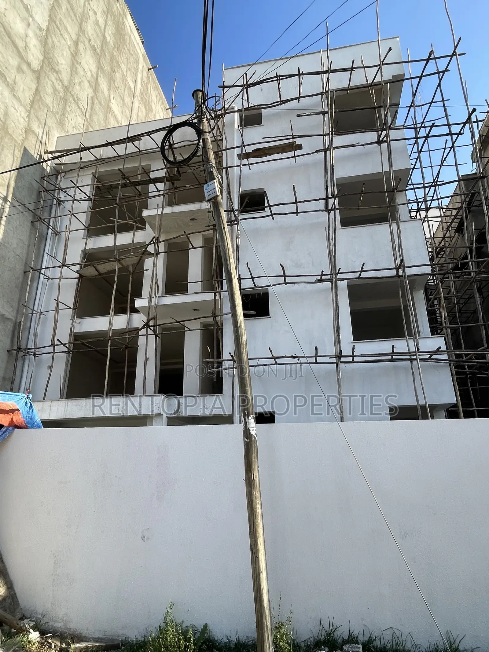 7bdrm House in Yeka for sale