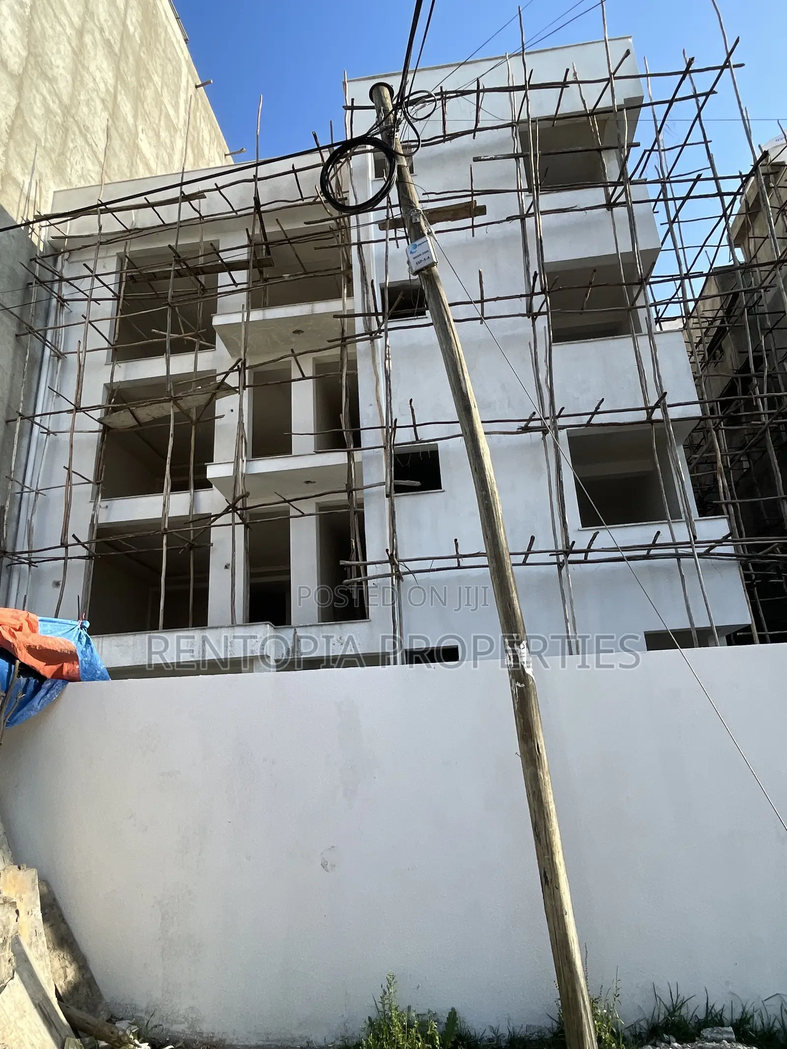 7bdrm House in Yeka for sale
