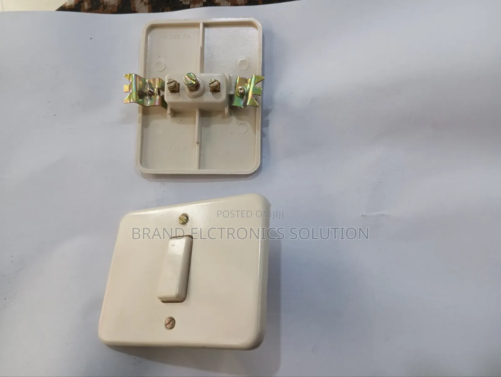 Single-Gang Surface-Mounted Switch