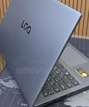 New Laptop Lenovo LOQ 15IRH8 12GB Intel Core i5 SSD 512GB