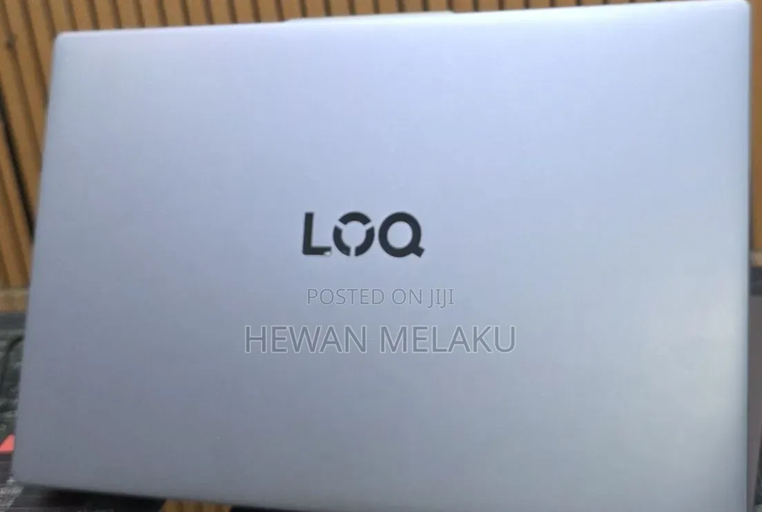 New Laptop Lenovo LOQ 15IRH8 12GB Intel Core i5 SSD 512GB