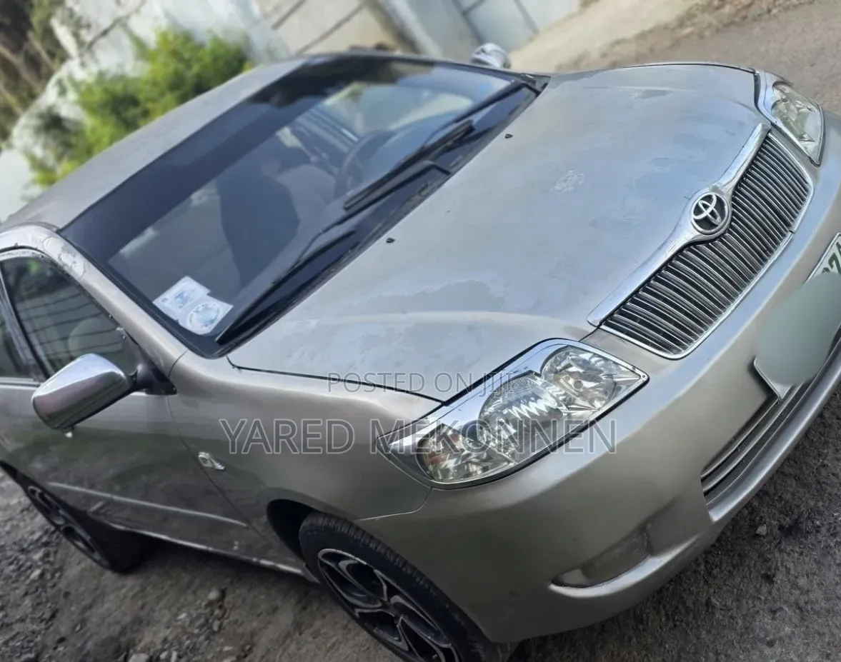Toyota Corolla 2004 Gold