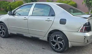 Toyota Corolla 2004 Gold