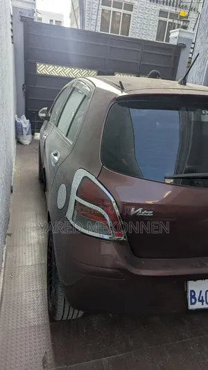 Toyota Yaris 2010 Burgundy