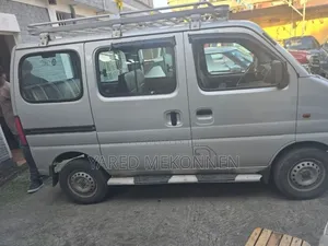 Suzuki Eeco 2025 Silver