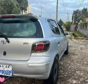 Toyota Vitz 2004 Silver