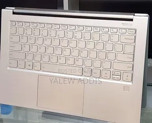 New Laptop Lenovo Yoga 330 16GB Intel Core i7 SSD 512GB