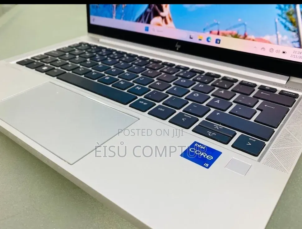 New Laptop HP EliteBook 830 G8 16GB Intel Core i5 SSD 512GB