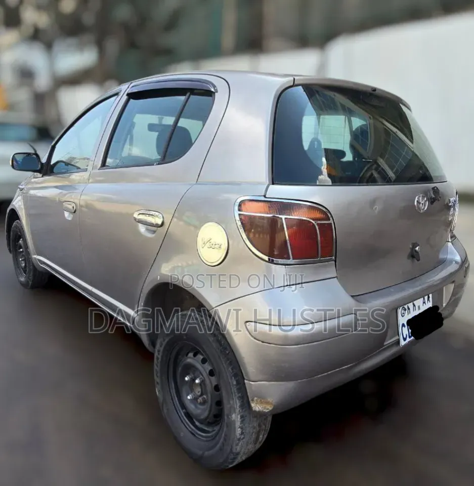 Toyota Yaris 2004 Gray