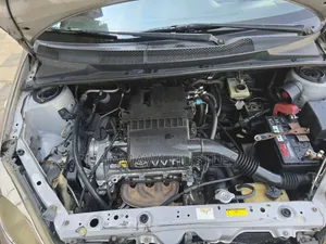 Toyota Yaris 2004 Gray