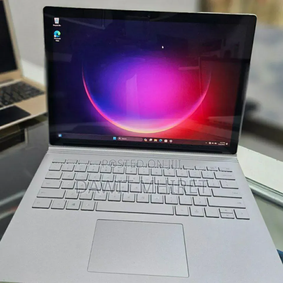 New Laptop Microsoft Surface Book 3 16GB Intel Core i7 SSD 256GB