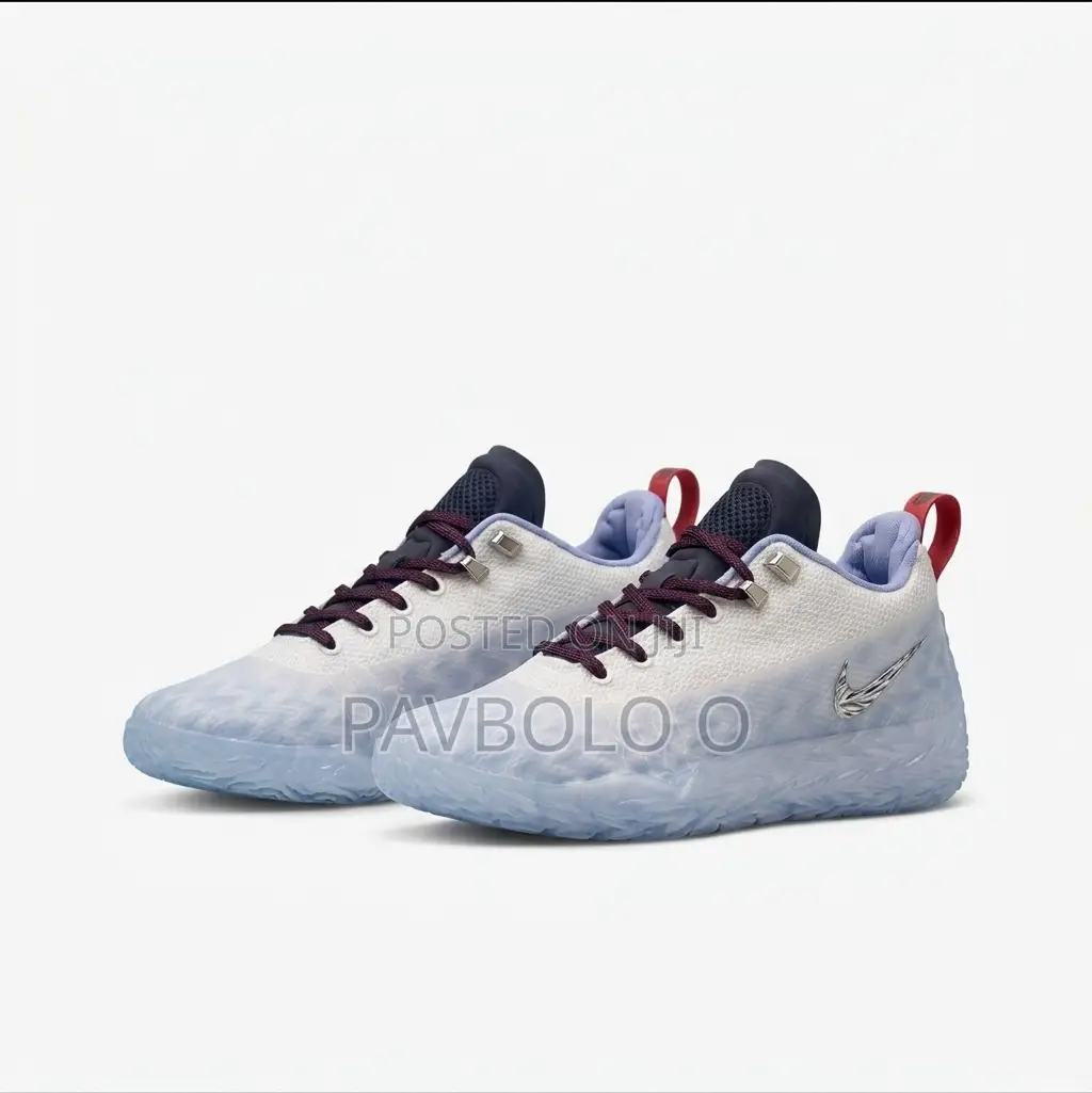 "Translucent Blue Sole Low-Top Athletic Shoes"