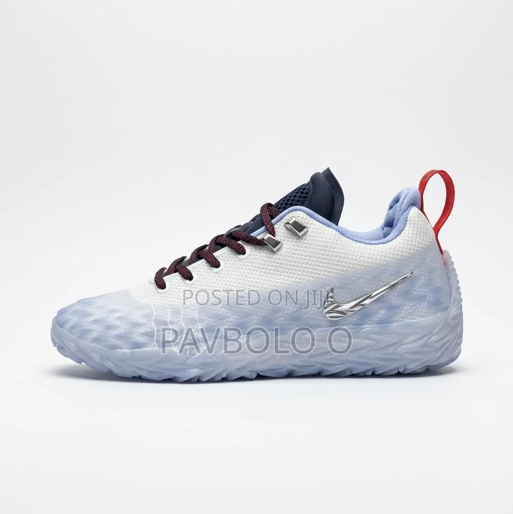 "Translucent Blue Sole Low-Top Athletic Shoes"