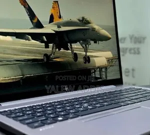 New Laptop HP ZBook Firefly G8 16GB Intel Core i5 SSD 512GB