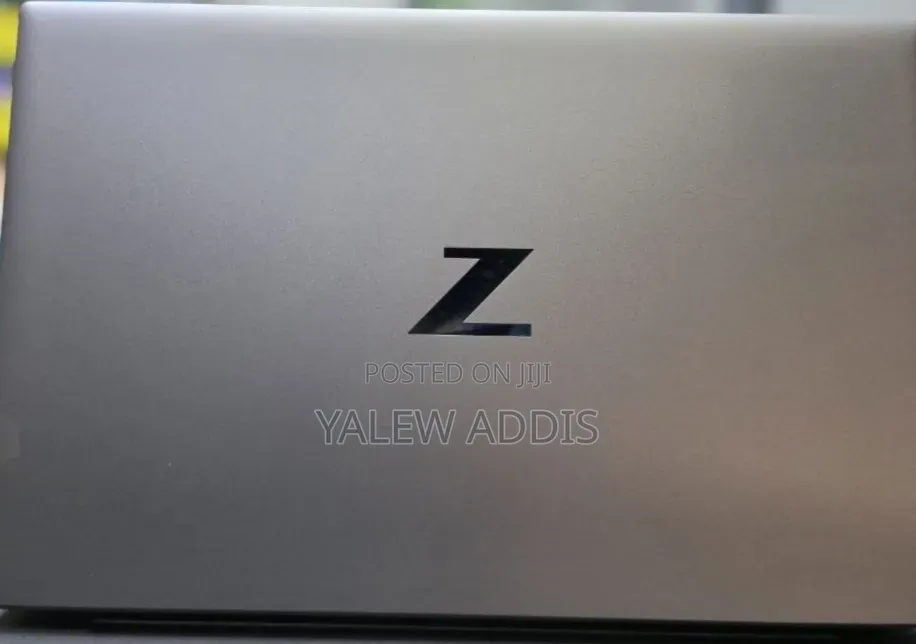 New Laptop HP ZBook Firefly G8 16GB Intel Core i5 SSD 512GB
