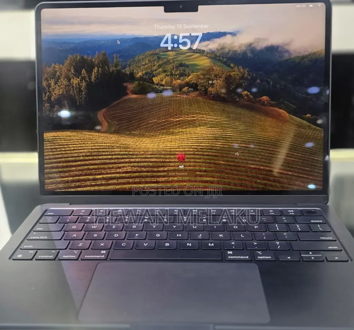 New Laptop Apple MacBook Air 2024 M3 8GB Apple M3 SSD 256GB