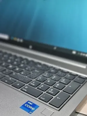 New Laptop HP ZBook Firefly G8 32GB Intel Core i7 SSD 512GB