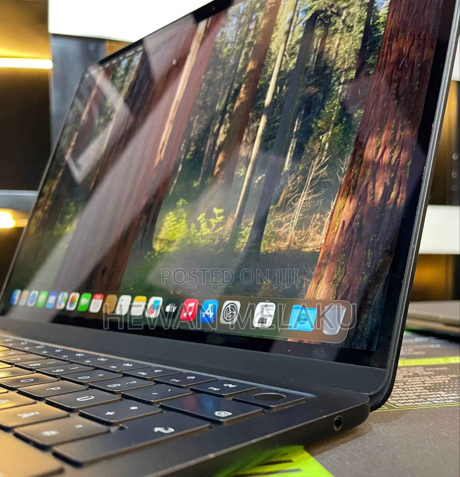 New Laptop Apple MacBook Air 2023 M2 8GB Apple M2 SSD 512GB