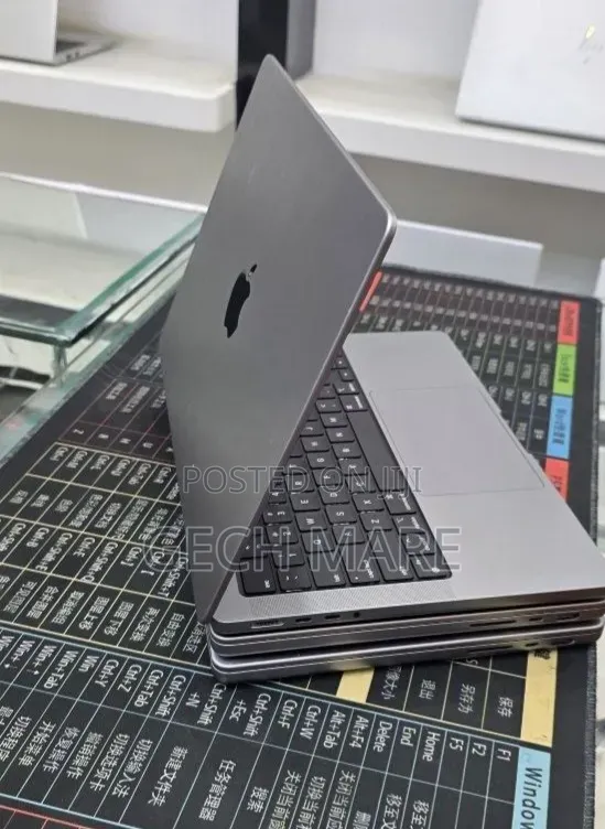 New Laptop Apple MacBook Pro 2021 M1 16GB Apple M1 Pro SSD 512GB