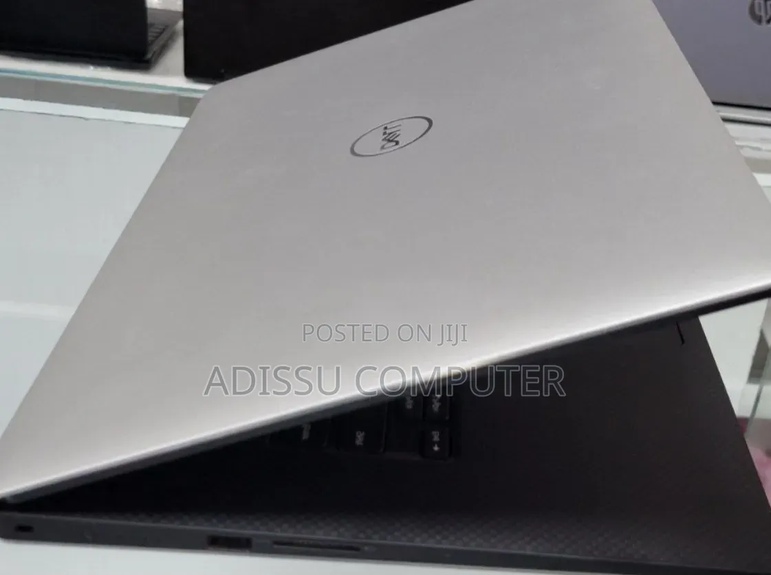 New Laptop Dell Precision 5530 16GB Intel Core i7 SSD 512GB