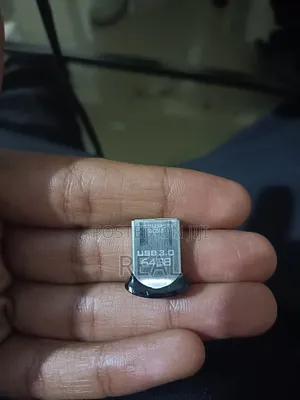 SanDisk Ultra Fit USB 3.0 Flash Drive 64GB