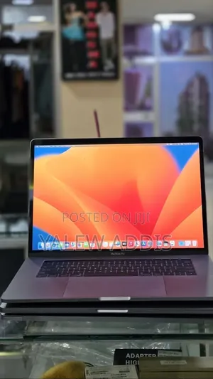 New Laptop Apple MacBook Pro 2017 16GB Intel Core i7 SSD 512GB