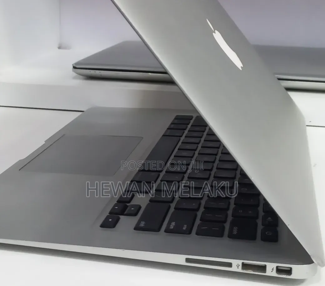 New Laptop Apple MacBook Air 2017 8GB Intel Core i7 SSD 128GB