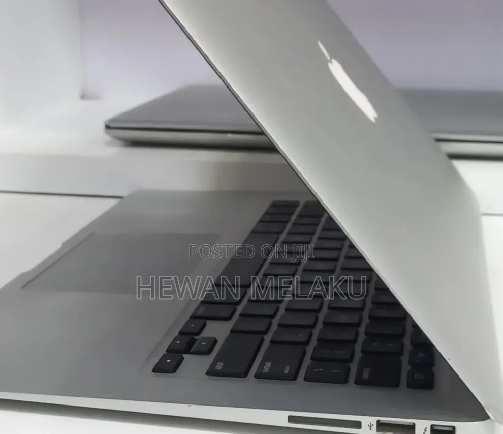 New Laptop Apple MacBook Air 2017 8GB Intel Core i7 SSD 128GB