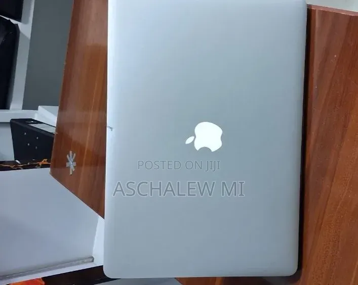 New Laptop Apple MacBook Pro 2014 8GB Intel Core i7 SSD 256GB