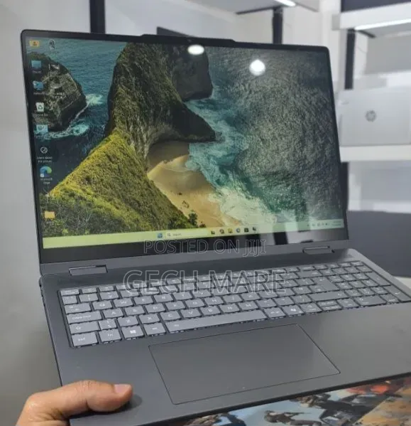 New Laptop Lenovo Yoga 7i 16GB Intel Core Ultra 5 SSD 512GB