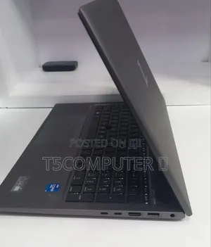 New Laptop HP ZBook Studio G8 16GB Intel Core i7 SSD 512GB