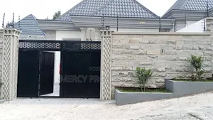 5bdrm Villa in Bole for sale