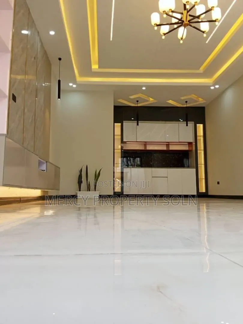 5bdrm Villa in Bole for sale