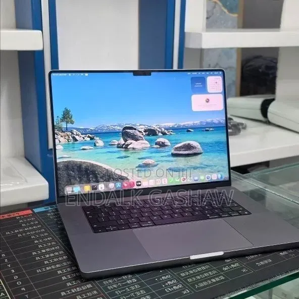 New Laptop Apple MacBook Pro 2021 M1 32GB Apple M1 SSD 1T