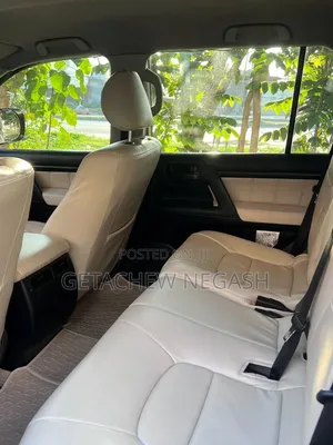 Toyota Land Cruiser 2013 White