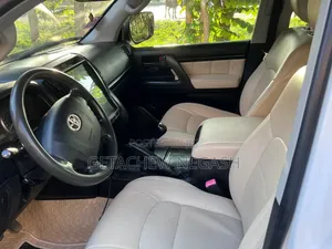 Toyota Land Cruiser 2013 White