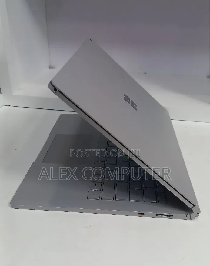 New Laptop Microsoft Surface Book 2 16GB Intel Core i7 SSD 512GB