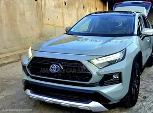 Toyota RAV4 2022 Green