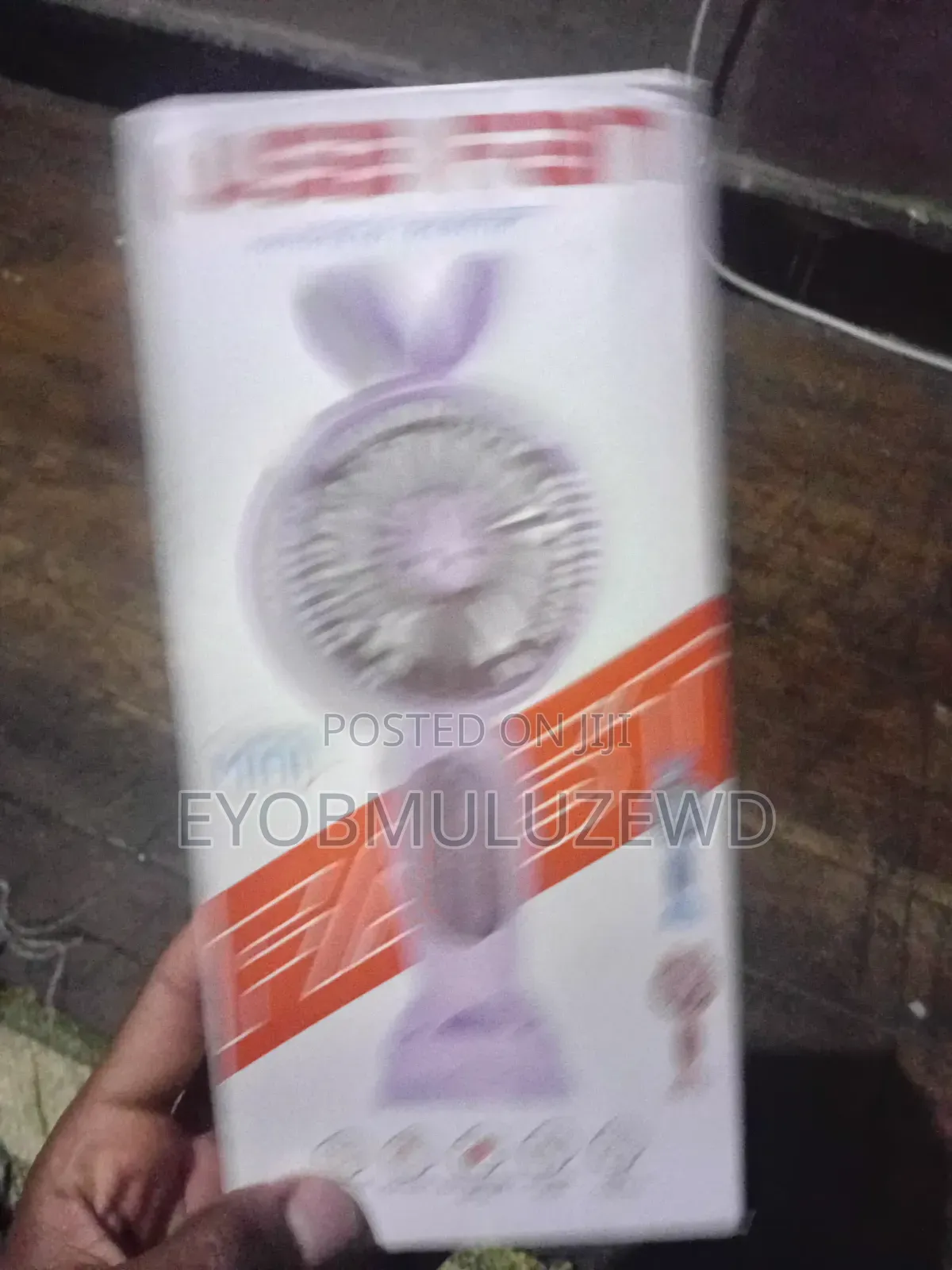 Portable Mini Fan ለሙቀት ለሜካፕ ማድረቂያ የሚሆን