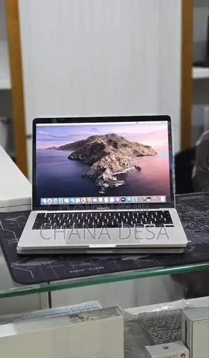 New Laptop Apple MacBook Pro 2020 32GB Intel Core i7 SSD 512GB