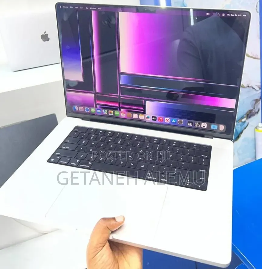 New Laptop Apple MacBook Pro 2021 M1 16GB Intel Core i7 SSD 512GB