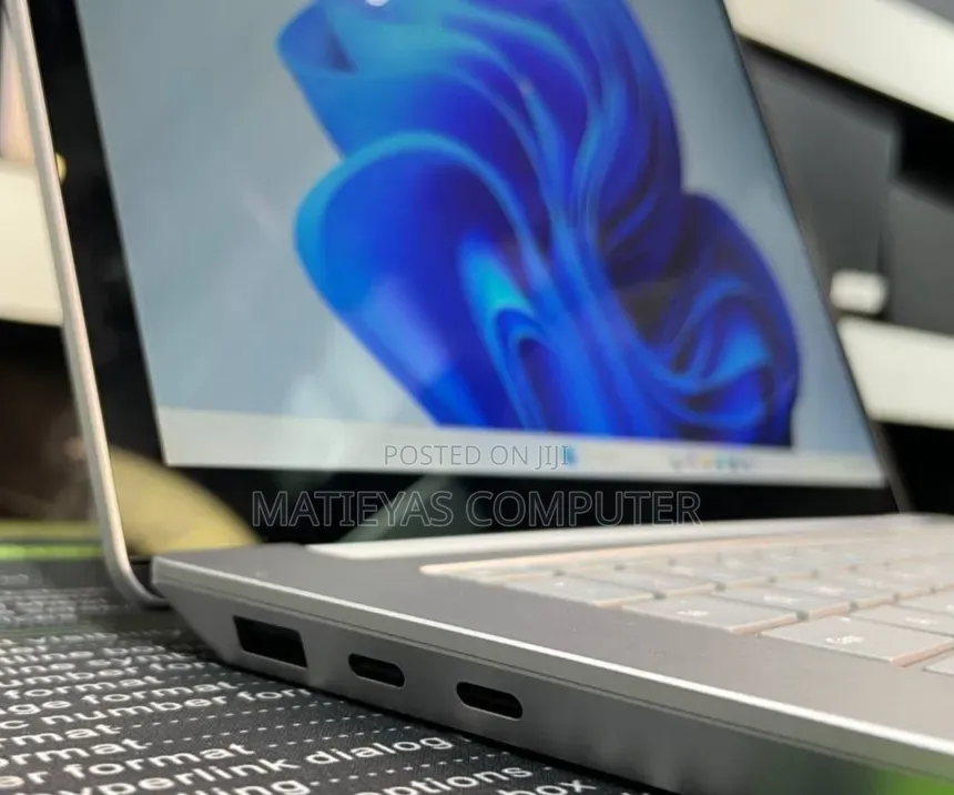 New Laptop Microsoft Surface 16GB Intel Core i9 SSD 512GB