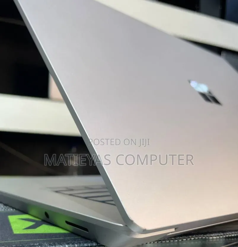 New Laptop Microsoft Surface 16GB Intel Core i9 SSD 512GB