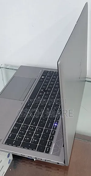 New Laptop HP ZBook 14 16GB Intel Core i7 SSD 512GB