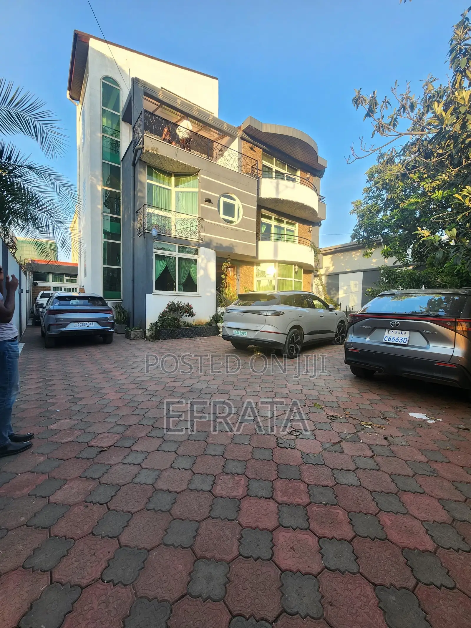 6bdrm House in Bole for rent
