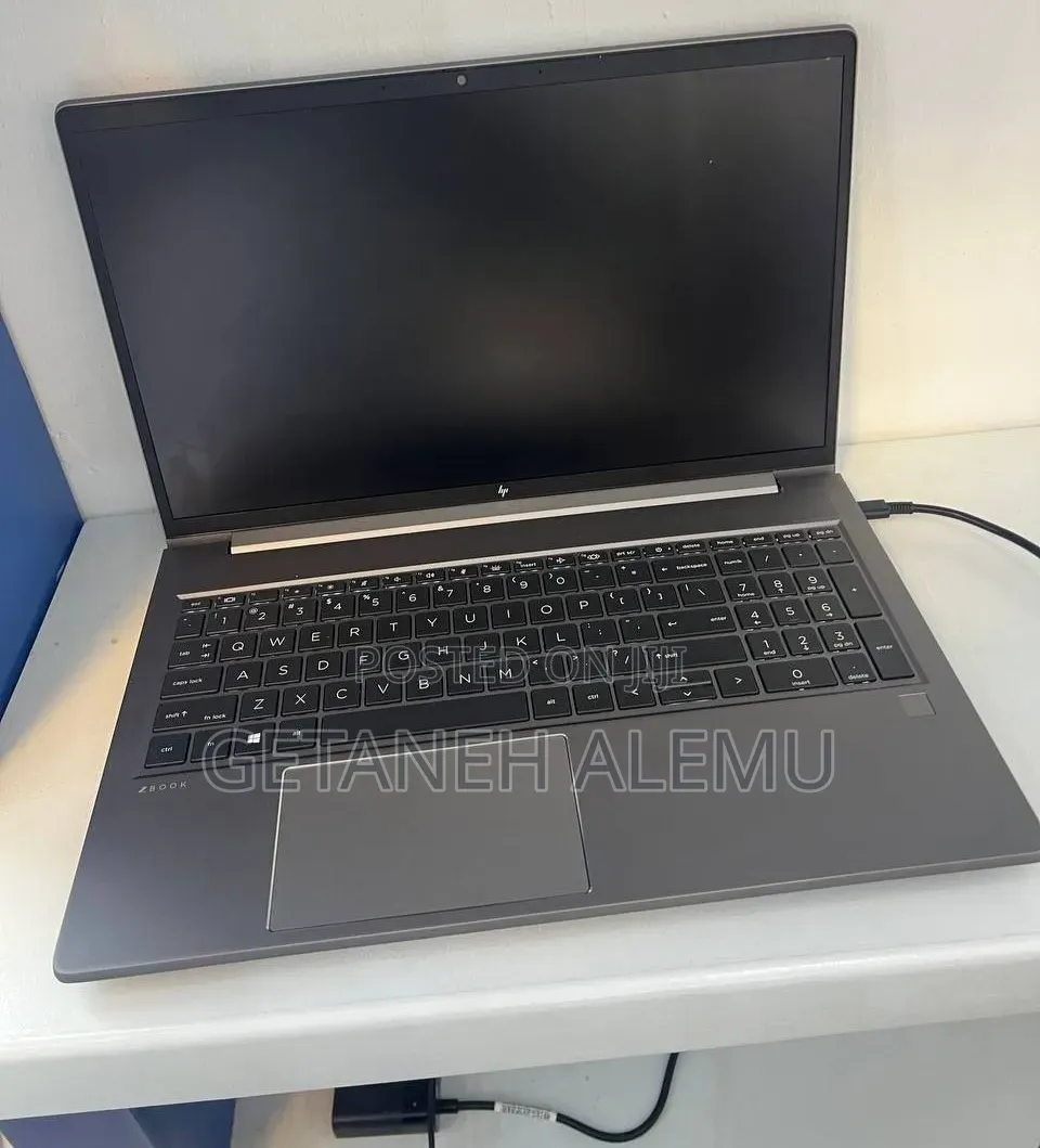 New Laptop HP ZBook Studio G8 16GB Intel Core i7 SSD 512GB