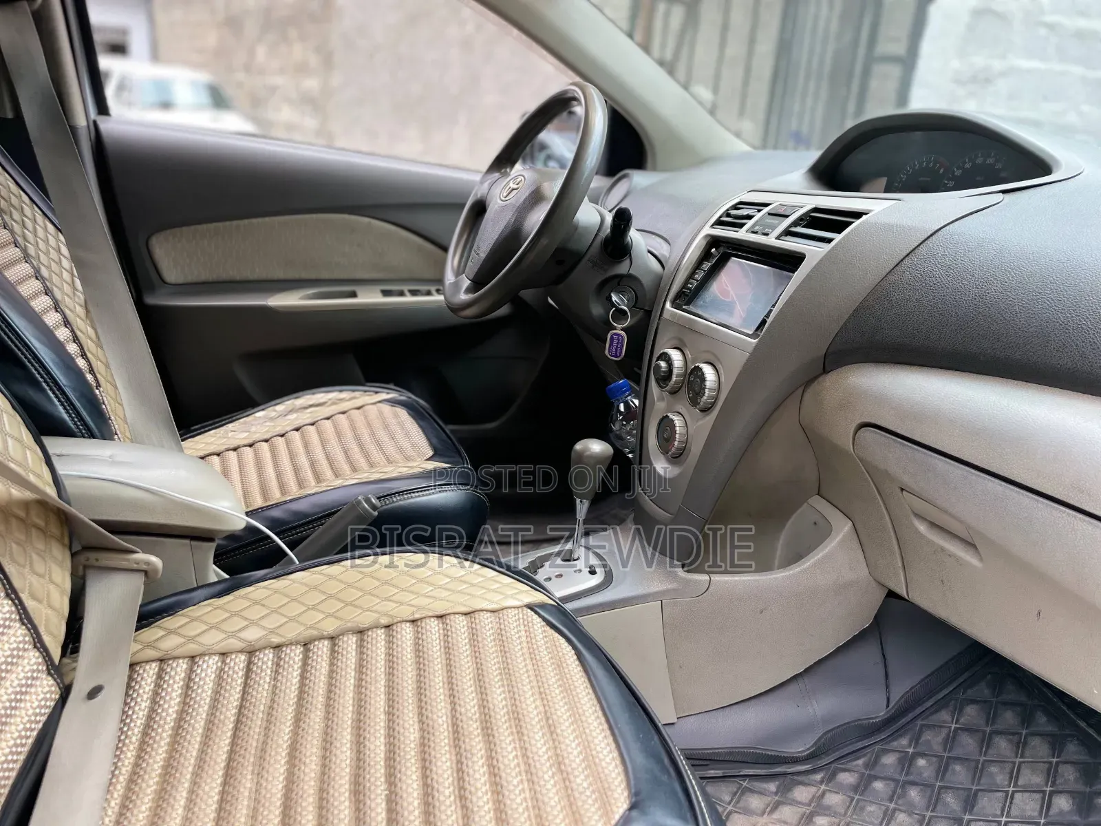 Toyota Yaris 2010 Silver