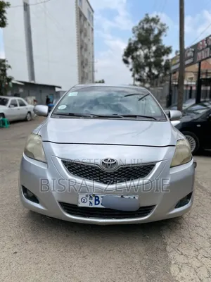 Toyota Yaris 2010 Silver